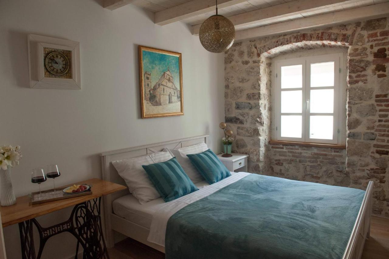 Sobe Bile Bed and Breakfast Pag Town Buitenkant foto