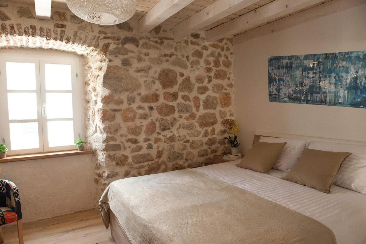 Sobe Bile Bed and Breakfast Pag Town Buitenkant foto