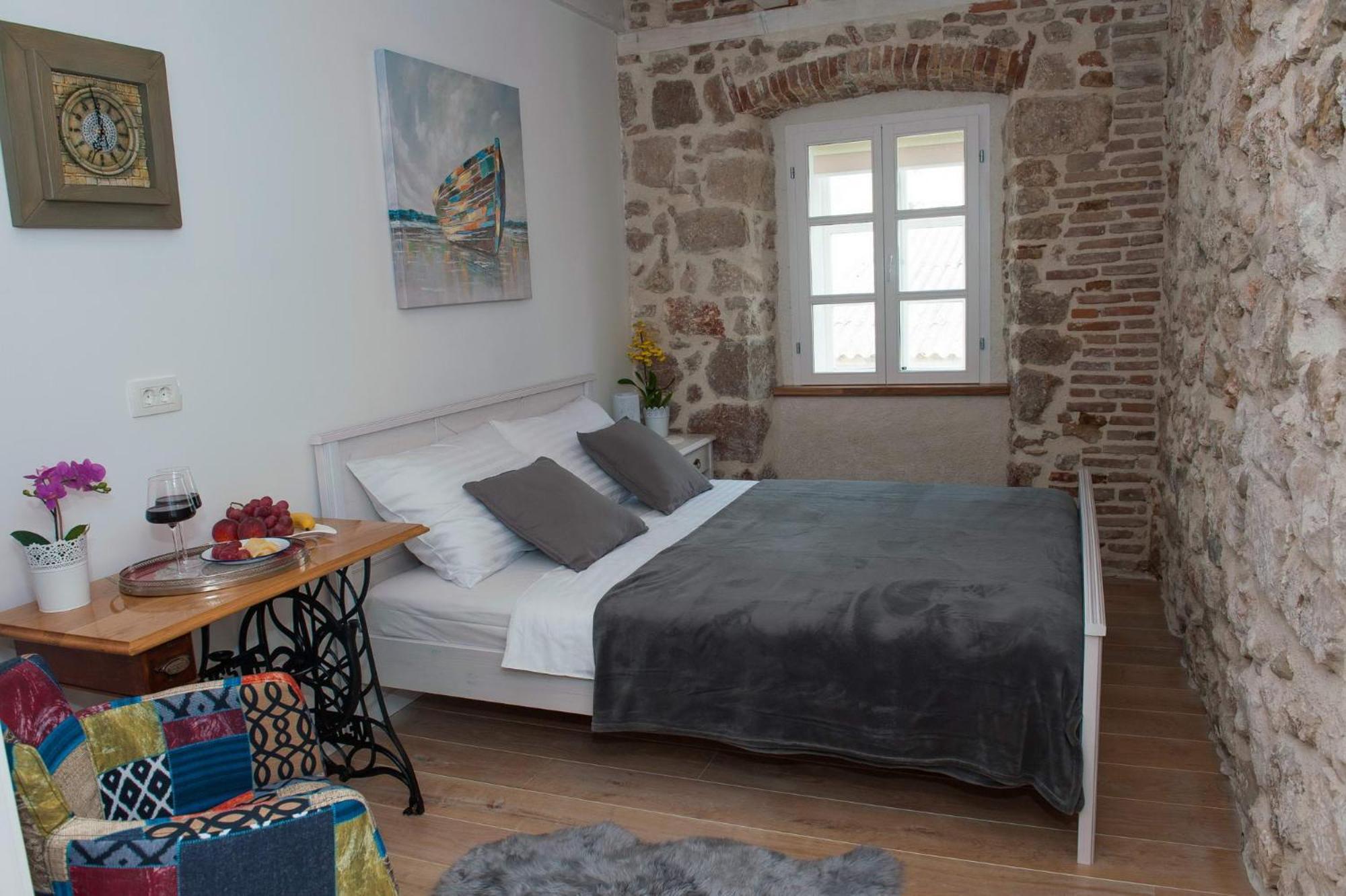 Sobe Bile Bed and Breakfast Pag Town Buitenkant foto