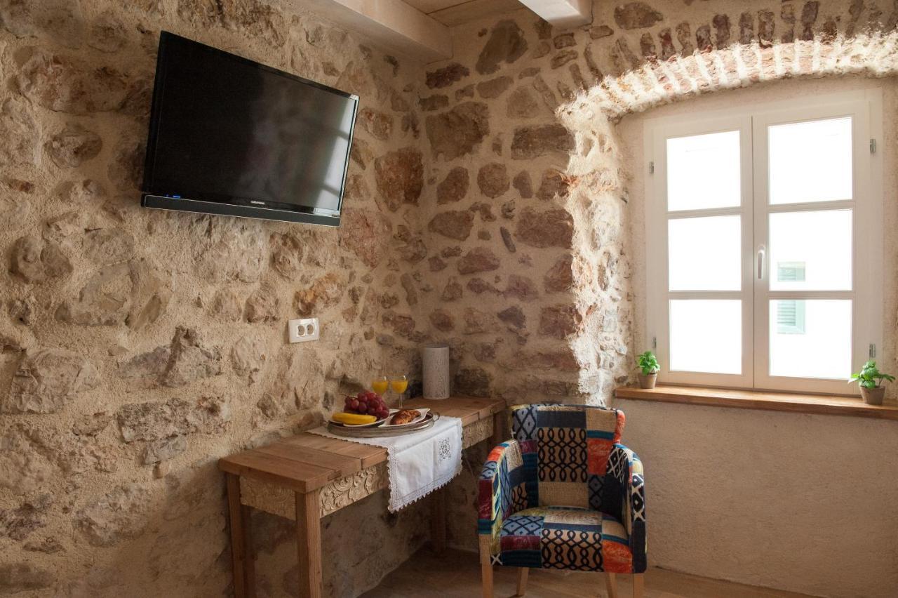Sobe Bile Bed and Breakfast Pag Town Buitenkant foto