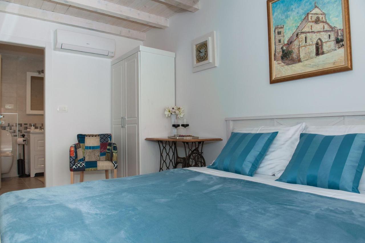Sobe Bile Bed and Breakfast Pag Town Buitenkant foto